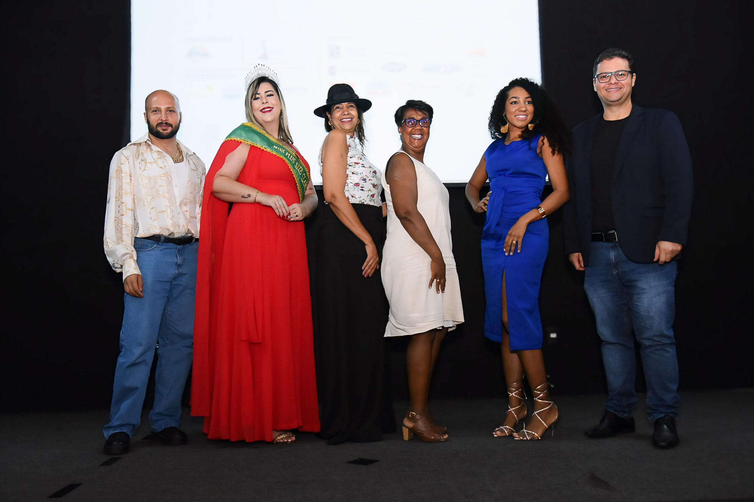 MARIA LUIZA COM OS CONVIDADOS NOM PALCO DA FIEMG NA ELIMIANTÓRIA-12-10-2024- WENDEL-ARTUR-ANA-DRA. VANIA-SANDRA